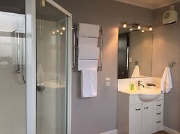 Hacienda Motor Lodge