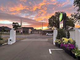 Hacienda Motor Lodge