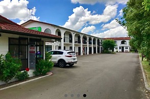 Hacienda Motor Lodge