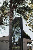 Peninsula Motel