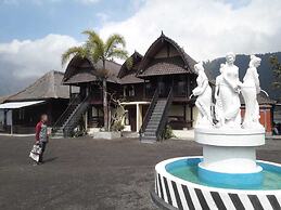 Batur Lakeside Huts