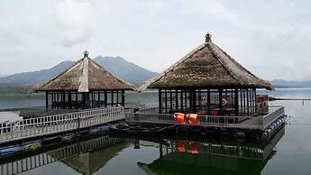 Batur Lakeside Huts