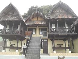 Batur Lakeside Huts