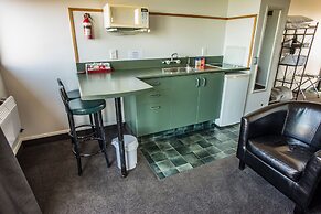 The Kaka Point Motels