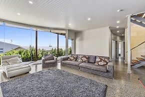 Aloha Waterfront Properties