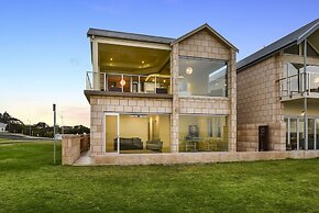 Aloha Waterfront Properties