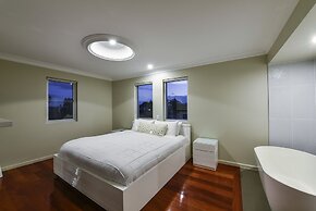 Aloha Waterfront Properties