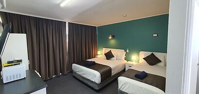 Silver Oaks Motel