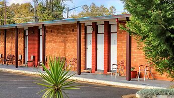Silver Oaks Motel