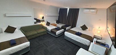 Silver Oaks Motel