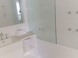 Burgess @ Kings Beach Apartments