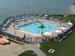 Water's Edge Resort & Spa