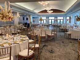 Water's Edge Resort & Spa