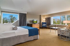 Water's Edge Resort & Spa