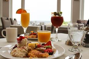 Water's Edge Resort & Spa