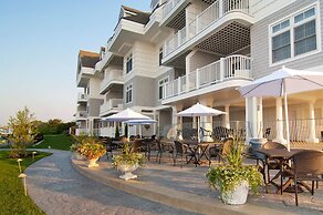 Water's Edge Resort & Spa