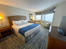 Water's Edge Resort & Spa