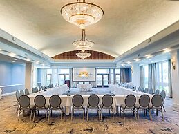 Water's Edge Resort & Spa