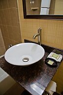 AAshram Hotel by Niagara River