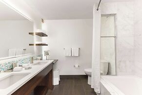 The Art Hotel Denver, Curio Collection by Hilton