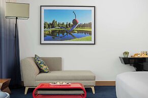 The Art Hotel Denver, Curio Collection by Hilton