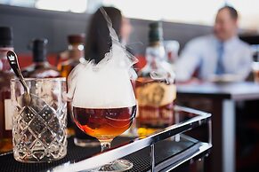 The Art Hotel Denver, Curio Collection by Hilton