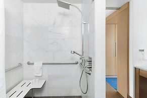 The Art Hotel Denver, Curio Collection by Hilton