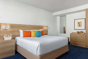 The Art Hotel Denver, Curio Collection by Hilton