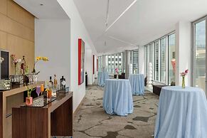 The Art Hotel Denver, Curio Collection by Hilton