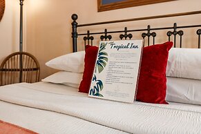 Tropical Inn