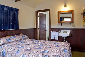 Lake Lodge Cabins - Inside the Park