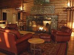 Lake Lodge Cabins - Inside the Park