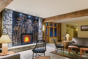 Canyon Lodge & Cabins - Inside the Park