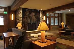 Canyon Lodge & Cabins - Inside the Park