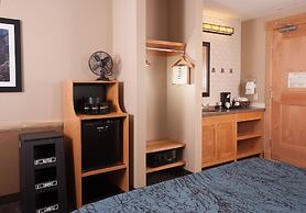 Canyon Lodge & Cabins - Inside the Park