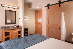 Canyon Lodge & Cabins - Inside the Park