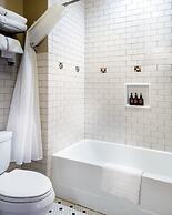 Canyon Lodge & Cabins - Inside the Park