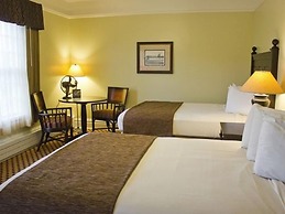 Lake Yellowstone Hotel & Cabins - Inside the Park