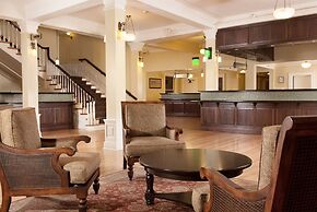 Lake Yellowstone Hotel & Cabins - Inside the Park