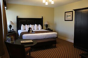 Lake Yellowstone Hotel & Cabins - Inside the Park