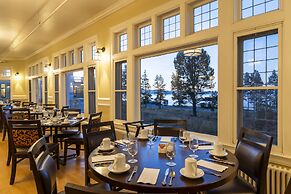 Lake Yellowstone Hotel & Cabins - Inside the Park