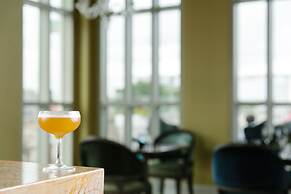 Grand Bohemian Charleston, Autograph Collection