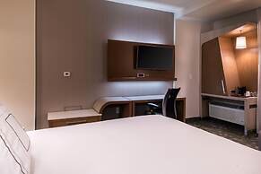 Courtyard Hot Springs