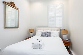 The Quarters on Spring