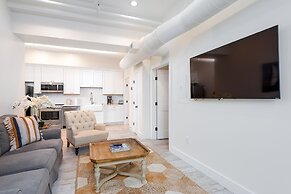 The Quarters on Spring