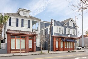 The Quarters on Spring