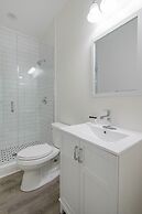 The Quarters on Spring