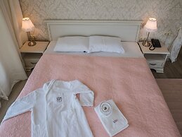 White Rock Castle Suite Hotel & SPA