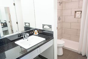 Carson Valley Motor Lodge & Suites