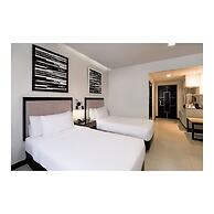 Summit Hotel Magnolia